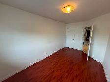 PRIME Main St and 21st Ave - 2 bed, insuite laundry and balcony - Photo 6