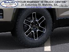 2027 GMC Terrain AWD AT4 - Photo 9