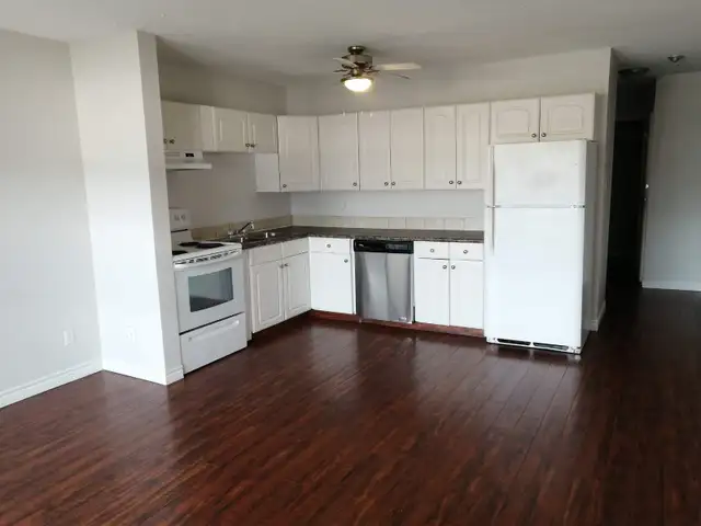 SPACIOUS – RENOVATED – PET FRIENDLY
