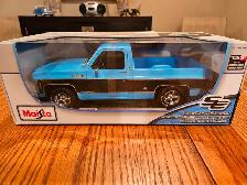 NEW 1/18 1974 CHEVROLET CHEYENNE C10 PICKUP DICAST - $39.99