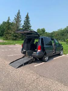 2006 Pontiac Montana SV6 Wheelchair Van - Photo 4