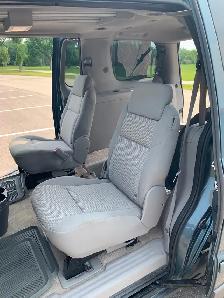 2006 Pontiac Montana SV6 Wheelchair Van - Photo 7