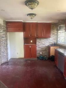 Kitchen cabinets / wood and countertops in granite for sale - Photo 2