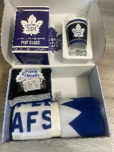 Toronto  Maple Leafs gift box with Pint Glass,Bottle Opener,Bean - Photo 2