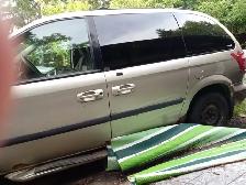2006 dodge minivan located  5 miles east of sherwood park - Photo 2