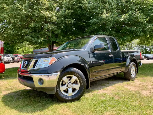 2011 Nissan Frontier LOW KMS KING CAB NO ACCIDENTS CERTIFIED