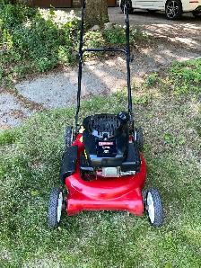 Craftsman Lawnmower - Photo 3