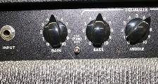 Traynor YGL1 15 Watt All-Tube Guitar Combo Amp - Photo 5