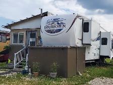 Fifth Trailer & Enclosed Deck on Seasonal Lot