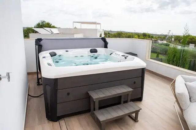 SATURN HOT TUB FOR SALE
