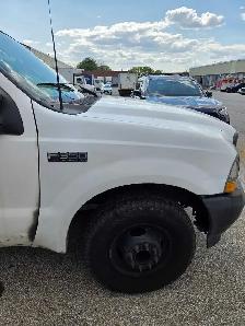 Ford F350 Flatbed - Photo 3