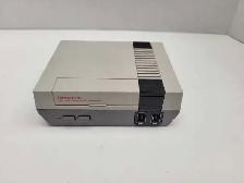Nintendo NES Mini Classic Edition w/2 controllers - Photo 2