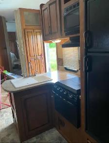 Camper Trailer - Photo 4