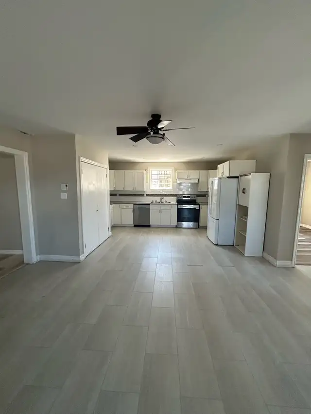 5 BDRM Apartment for Rent - Downtown Wolfville