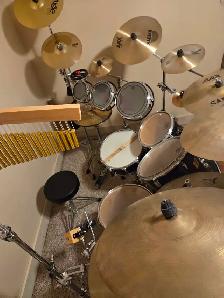 8 pc. 14 cymbals  Yamaha drum set - Photo 2