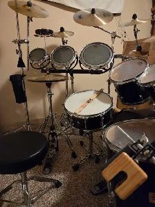 8 pc. 14 cymbals  Yamaha drum set - Photo 3