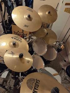 8 pc. 14 cymbals  Yamaha drum set - Photo 6