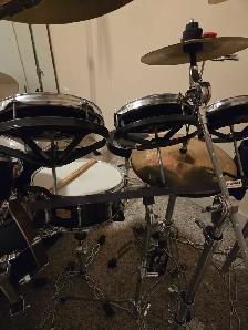 8 pc. 14 cymbals  Yamaha drum set - Photo 7