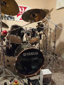 8 pc. 14 cymbals  Yamaha drum set - Photo 10