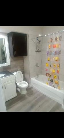 Full furnished bedroom for rent in Ellerslie basement - Photo 2