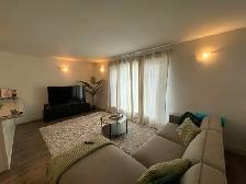 3Bed 1Bath Upper Duplex Unit For Rent In Talbot - Grey Area - Photo 2