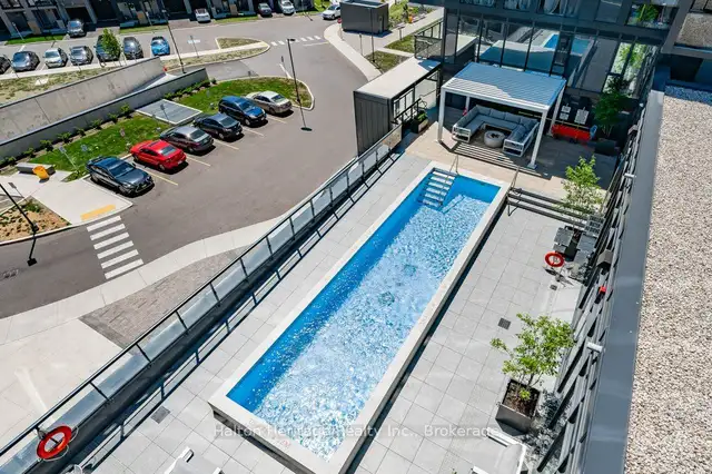 A Stunning 1  Bedroom   Den Burlington Condo for Rent