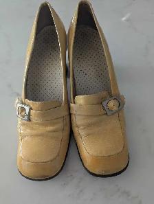 Yellow Heeled Working Professional Shoes for Women - Photo 2