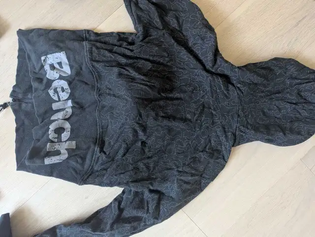 Bench Hoodie - XS