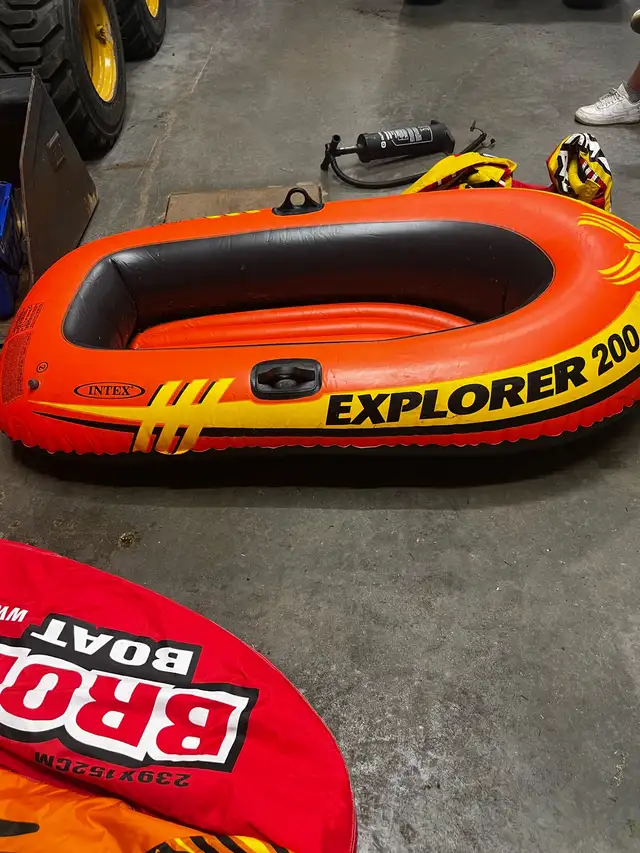 Intex Explorer 200