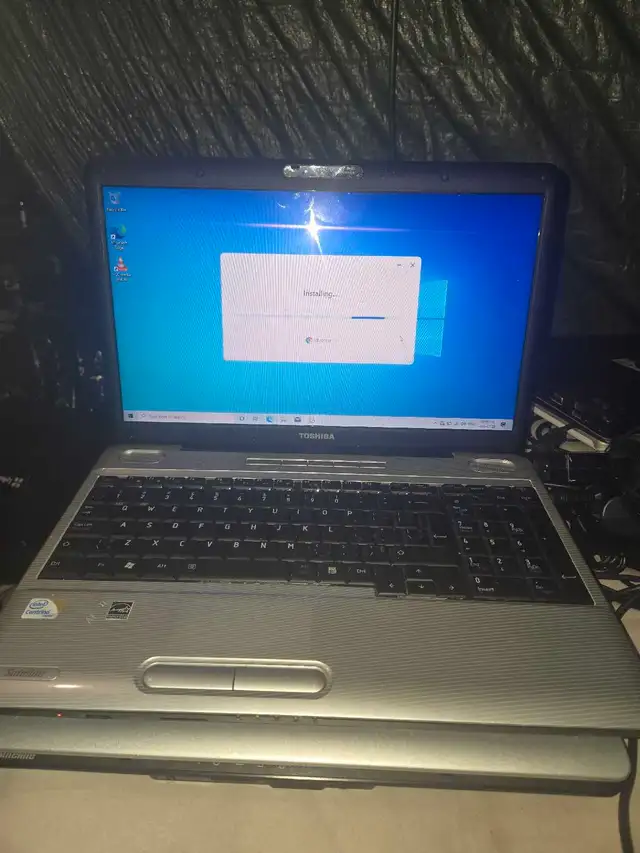 TOSHIBA LAPTOP