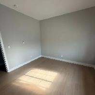 BRAND NEW Spacious 3 Bed, 1.5 Bath Suite in South Surrey - Photo 5