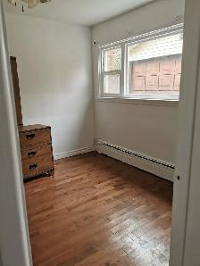 2-Bedroom Ground-Level Apartment in Detached House - Photo 5
