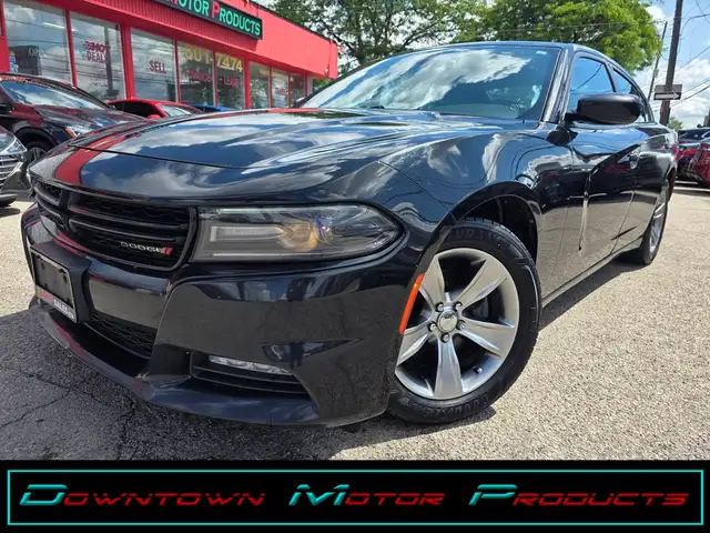 2016 Dodge Charger SXT  Nav / Sunroof