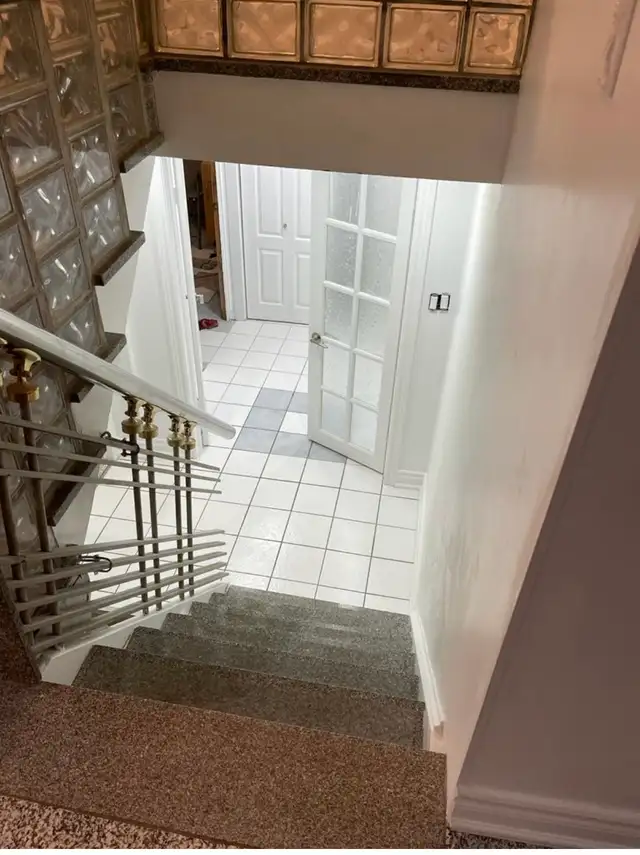 2BEDROOMS WALKOUT BASEMENT FOR RENT IN MALTON