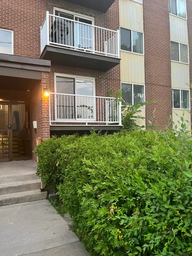 4 ½ à louer premier étage Longueuil - Chauffage inclus