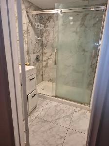 Davis/Yonge Large room for rent - Photo 3