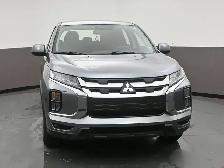 2025 Mitsubishi RVR ES AWD, LOWS KMS, HEATED SEATS AND MORE - Photo 2