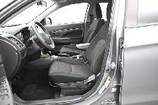 2025 Mitsubishi RVR ES AWD, LOWS KMS, HEATED SEATS AND MORE - Photo 13