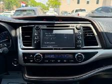 2019 Toyota Highlander AWD XLE - Photo 18