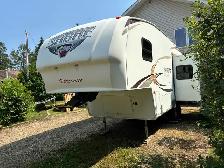 2011 Sabre 25RLOD 25 Ft T/A Fifth Wheel Silhouette