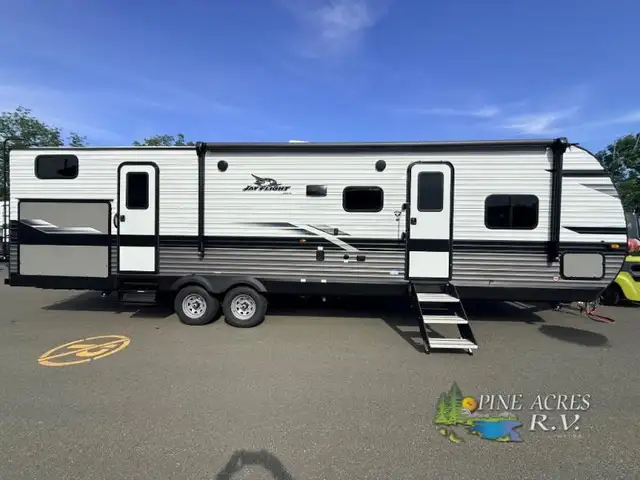 2023 Jayco Jay Flight 324BDS 2 Slide Outs - Bunk Room