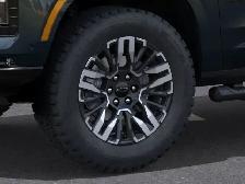 2026 Chevrolet Suburban Z71 - Photo 9
