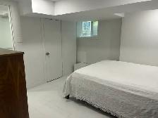 Private room/washroom/Kenndy subway or Kennedy Go - Photo 4
