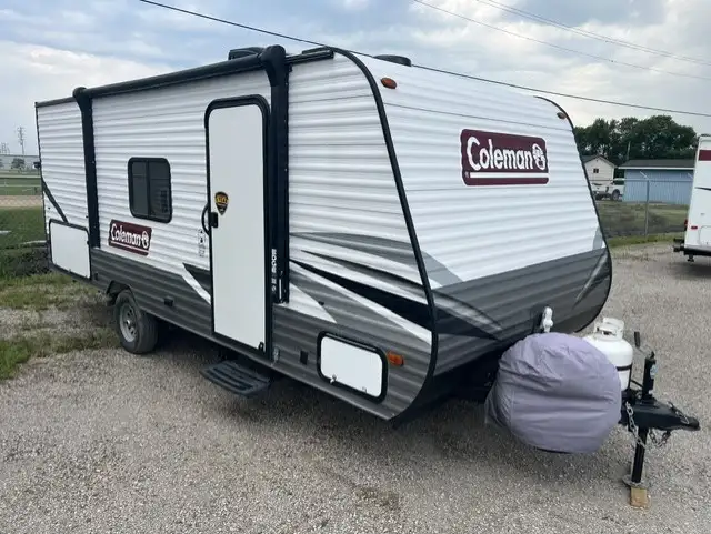 2021 Dutchmen 18BH Bunk Model