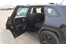 2015 Jeep Cherokee Sport 4WD - Photo 13