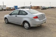 2008 Ford Focus SE Coupe - Photo 2