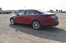 2015 Ford Taurus Limited AWD - Photo 2