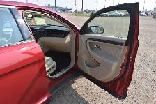 2015 Ford Taurus Limited AWD - Photo 24