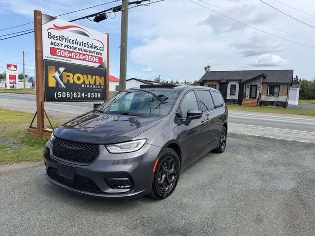 2022 Chrysler Pacifica Limited S! ROOF! CLEAN CARFAX!