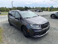 2022 Chrysler Pacifica Limited S! ROOF! CLEAN CARFAX! - Photo 9